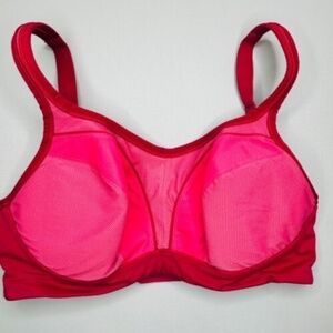 Chantelle High Impact Convertible Underwire Sports Bra - Raspberry 34DDD